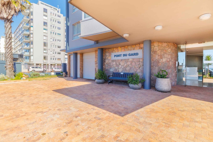 To Let 1 Bedroom Property for Rent in Mouille Point Western Cape